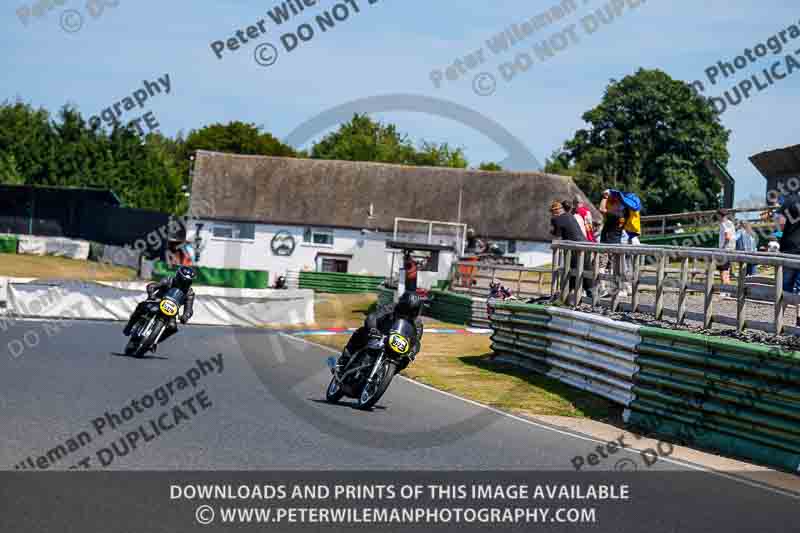 Vintage motorcycle club;eventdigitalimages;mallory park;mallory park trackday photographs;no limits trackdays;peter wileman photography;trackday digital images;trackday photos;vmcc festival 1000 bikes photographs